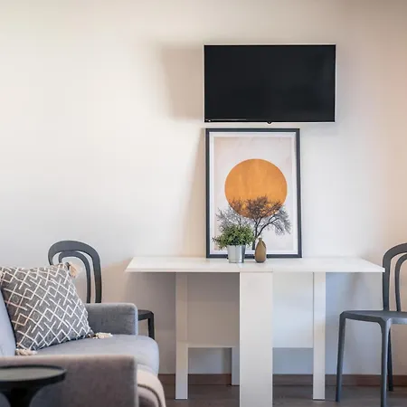 Lumos - The Center アパート