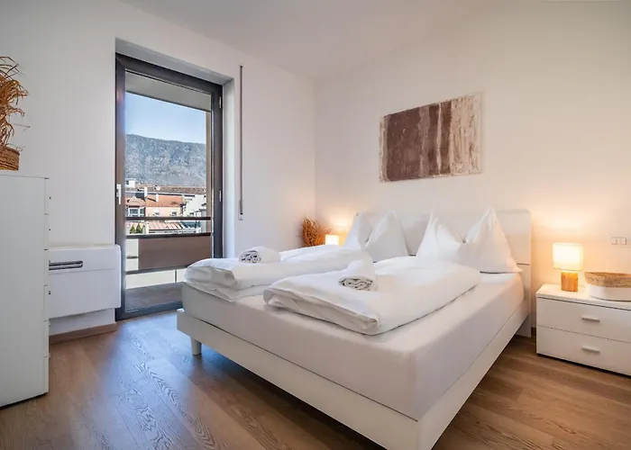 Lumos - The Center * Meran